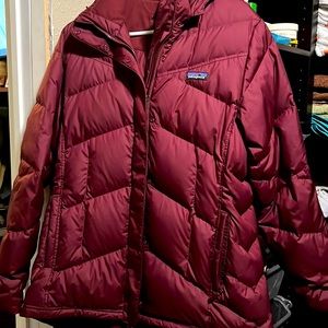 Selling pantagonia puffer burgundy jacket. Only worn a handful of times.